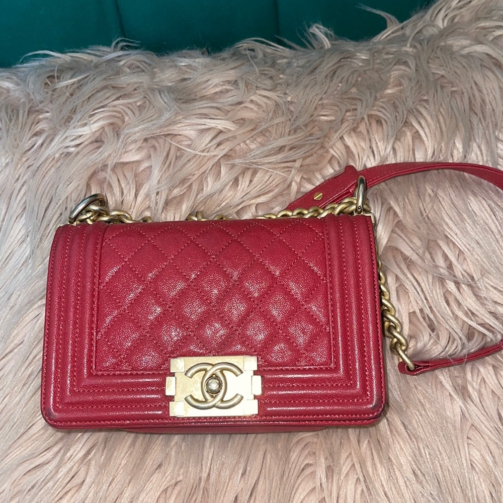 Red caviar Chanel boy bag